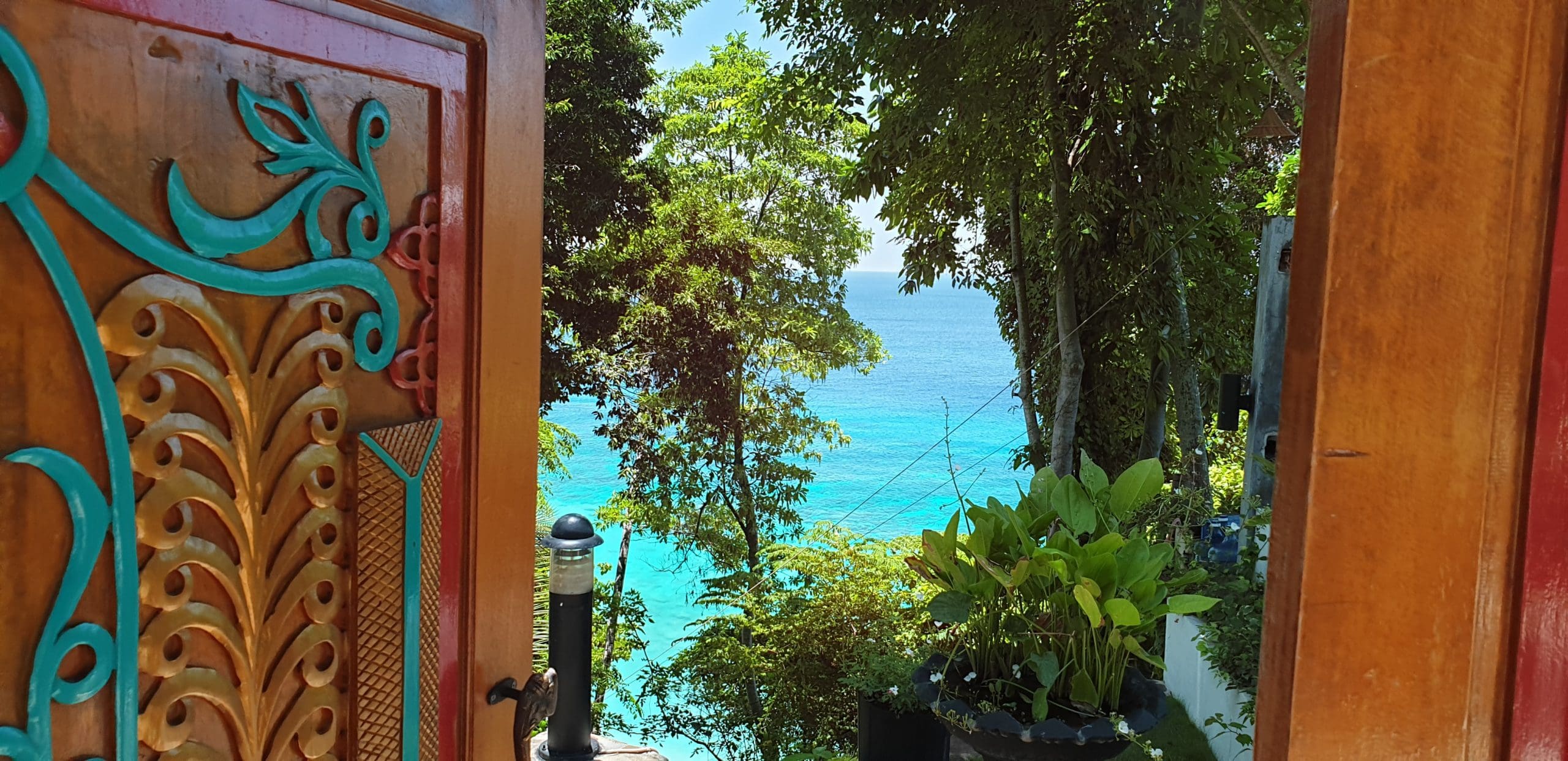 The view through the doors to Casa Nemo