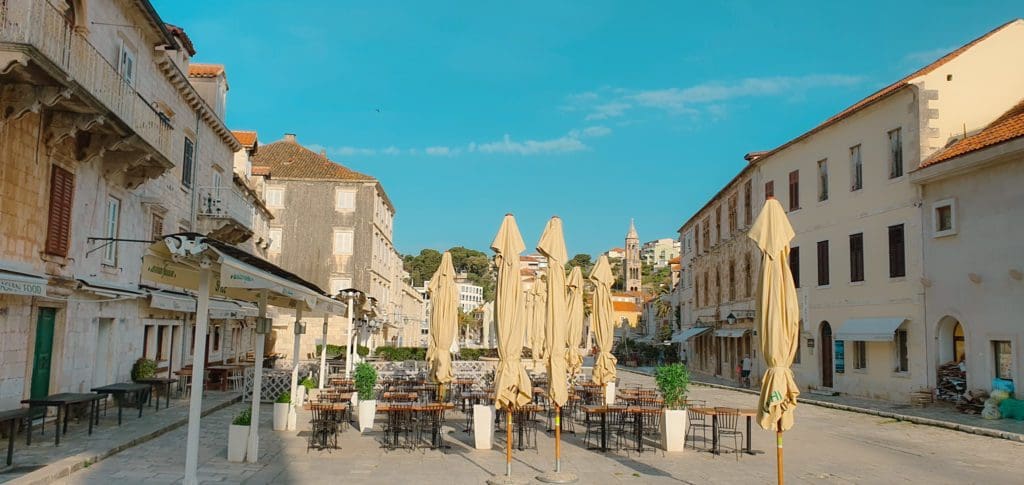 Bars and restaurants in Hvar