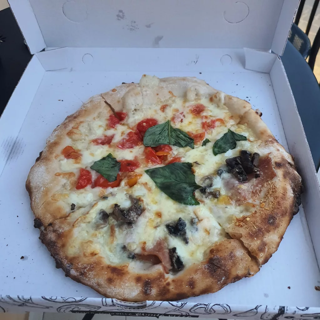 Best gluten free pizza in Sorrento at Ristorante S. Antonino