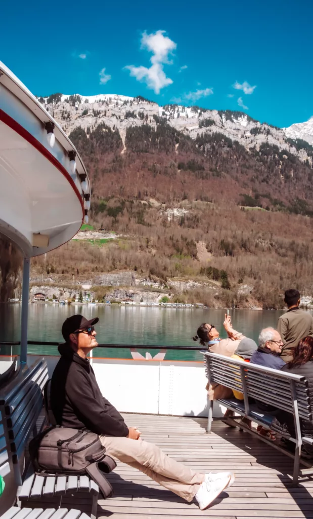 Lake Brienz is one of the best things to do in Interlaken