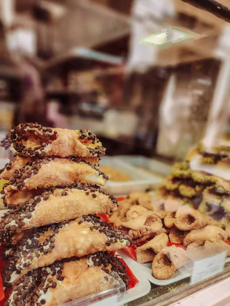 cannoli Ortigia Sicily