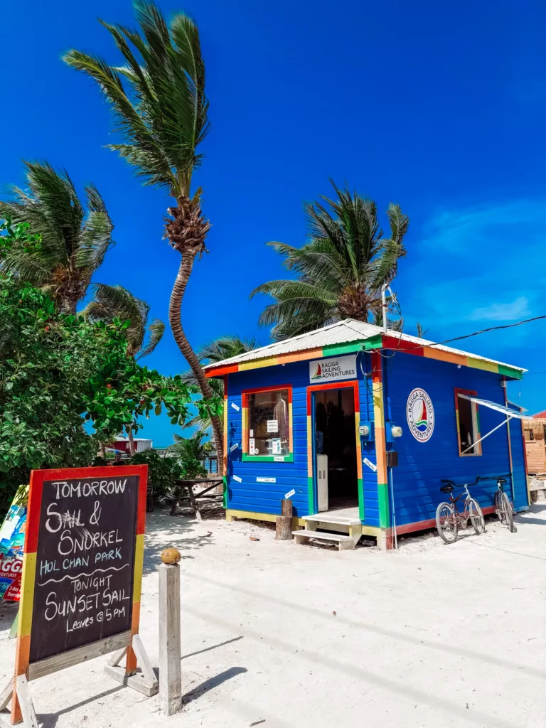 Ragga Sailing Shop in Caye Caulker for great snorkelling trips